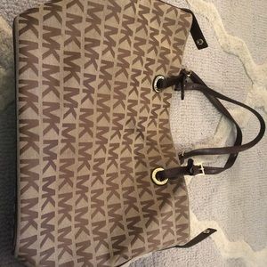 Michael Kors Classic Tote